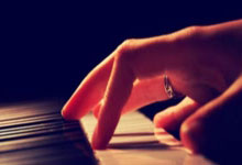 巴西对阵法国，谁才是足球赛场的终极王者？